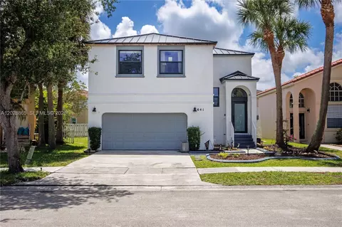 641 NW 158th Ave, Pembroke Pines, FL 33028