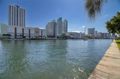 800 Parkview Dr #311, Hallandale Beach, FL 33009