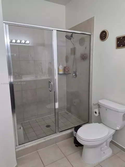 Bath - Undisclosed, Hialeah, FL 33018 photo 1 of 3