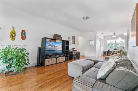 20 Park Dr #6, Bal Harbour, FL 33154