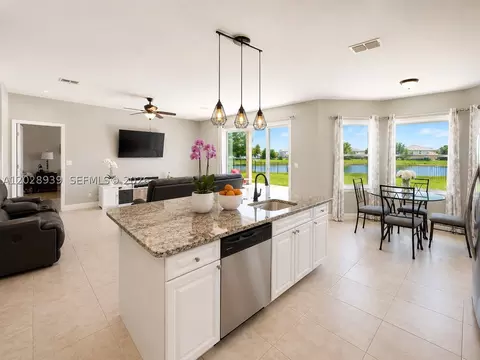 2813 Village Pine Ter, Orlando, FL 32833