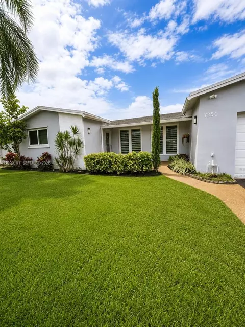 7250 Dilido Blvd, Miramar, FL 33023