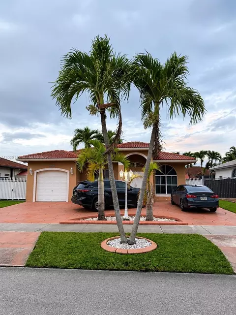 14863 SW 35th Ln, Miami, FL 33185