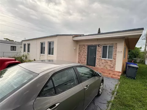 2110 Funston St, Hollywood, FL 33020