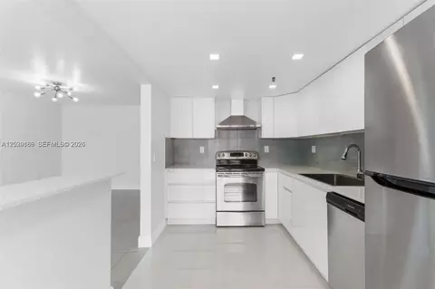 17890 W Dixie Hwy 501 Hwy #501, North Miami Beach, FL 33160