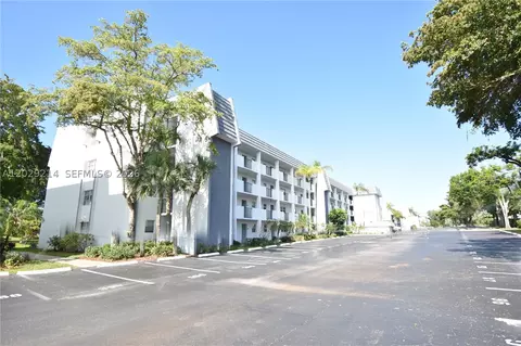 6080 NW 44th St #201, Lauderhill, FL 33319