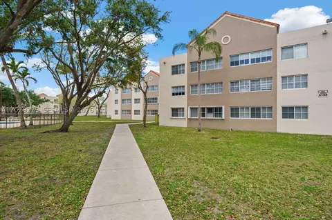 6135 NW 186th St #202, Hialeah, FL 33015