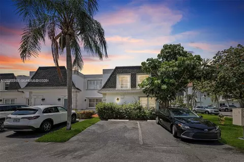 903 NE 27th Ave #903, Hallandale Beach, FL 33009