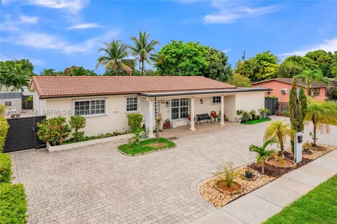 884 W 72nd Pl, Hialeah, FL 33014