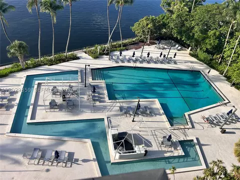 2333 Brickell Ave #1402, Miami, FL 33129