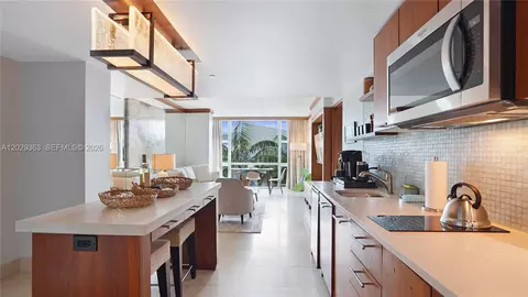 6801 Collins Ave #315, Miami Beach, FL 33141