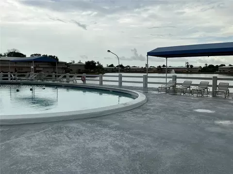820 SW 11th Ave #15B, Hallandale Beach, FL 33009