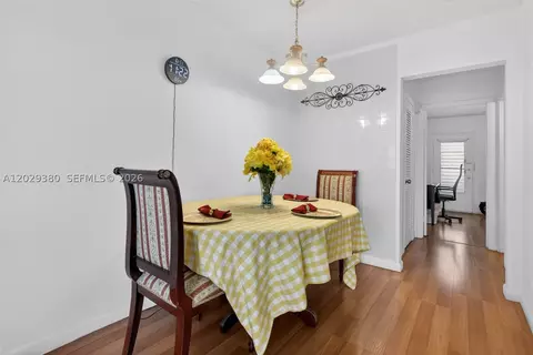820 SW 11th Ave #15B, Hallandale Beach, FL 33009
