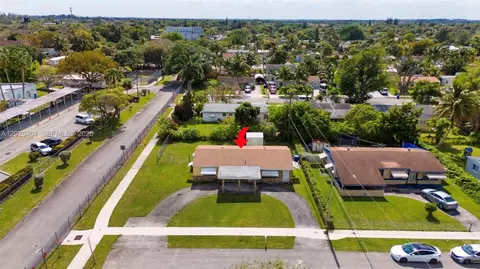 6200 SW 18th St, North Lauderdale, FL 33068