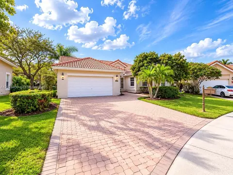 569 Spinnaker, Weston, FL 33326