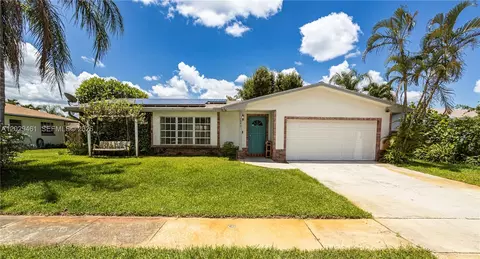 7940 NW 9th St, Margate, FL 33063