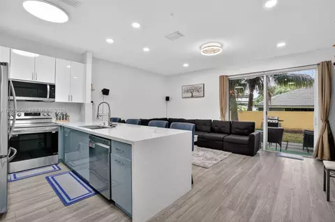 8904 SW 19th St, Miramar, FL 33025