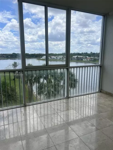10750 NW 66th St #401, Doral, FL 33178