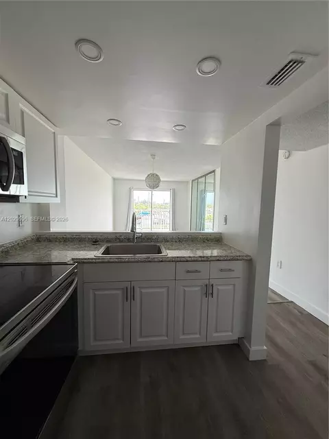 16465 NE 22nd Ave #610, North Miami Beach, FL 33160