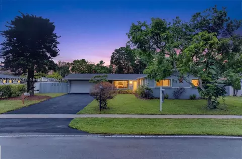 5501 Pine Ter, Plantation, FL 33317