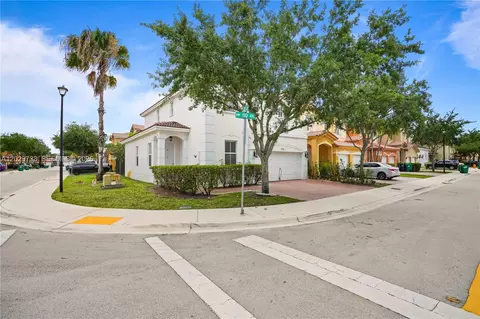 8741 NW 110th Ave, Doral, FL 33178