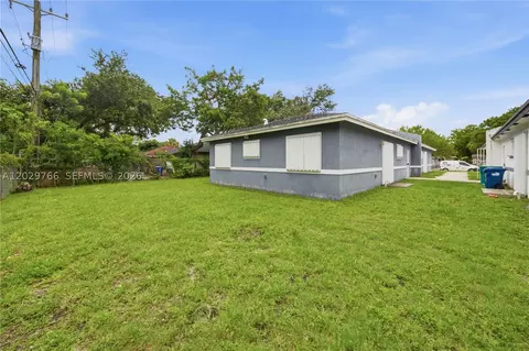 22492251 NW 66th St, Miami, FL 33147