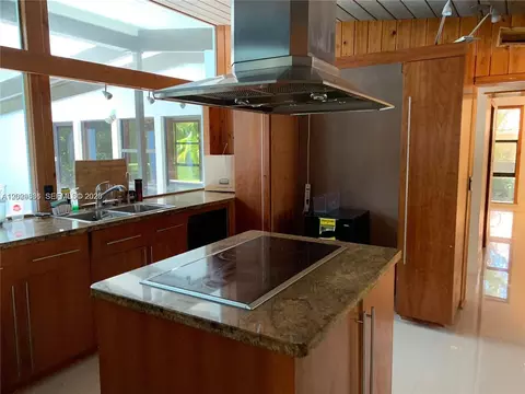 Undisclosed, Pinecrest, FL 33156 photo 4