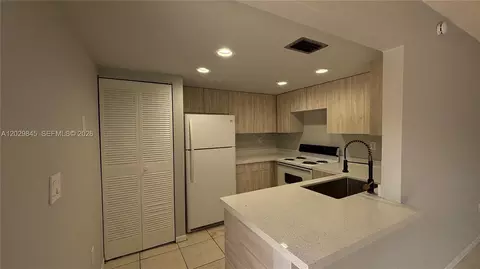 Other - 10303 NW 9th St Cir #102-16, Miami, FL 33172 photo 4 of 16
