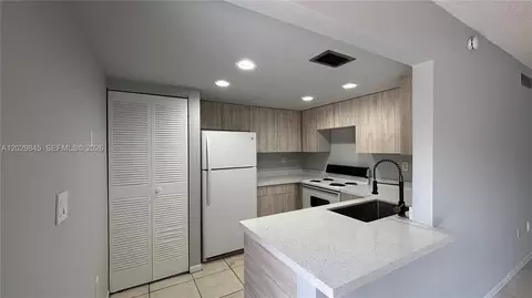 Other - 10303 NW 9th St Cir #102-16, Miami, FL 33172 photo 5 of 16
