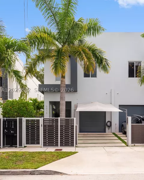 3073 Carter St, Miami, FL 33133
