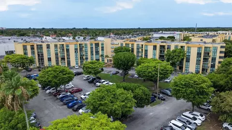 11790 SW 18th St #214-3, Miami, FL 33175