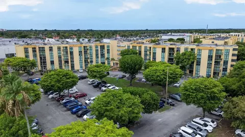 11780 SW 18th St #428-2, Miami, FL 33175