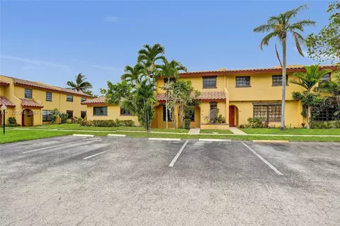 2613 NW 47th Ter #202, Lauderdale Lakes, FL 33313