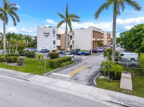 10900 SW 104th St #107, Miami, FL 33176