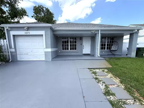1071 SW 86th Ave, Pembroke Pines, FL 33025