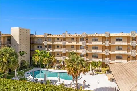 2145 Pierce St #305, Hollywood, FL 33020