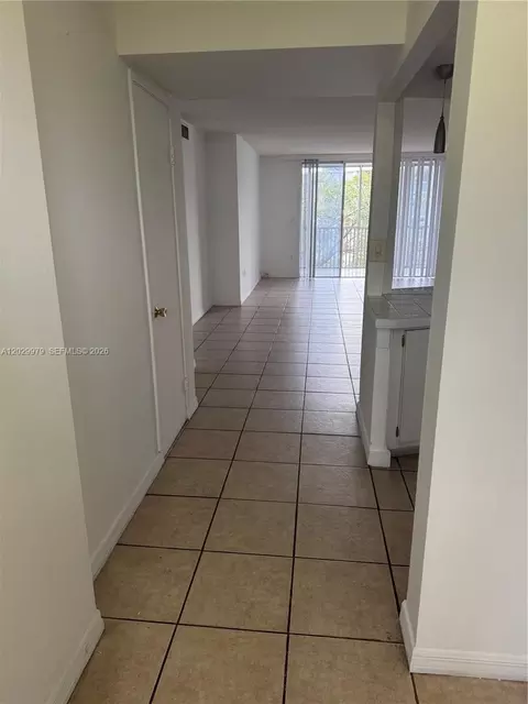 1710 NE 191st St #411-3, Miami, FL 33179