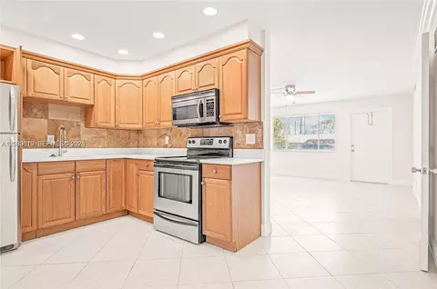 2175 NE 56th St #110, Fort Lauderdale, FL 33308