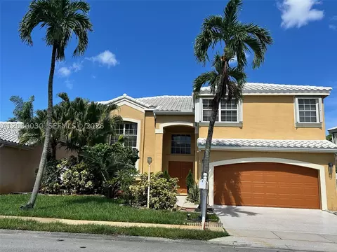 965 SW 102nd Ter, Pembroke Pines, FL 33025