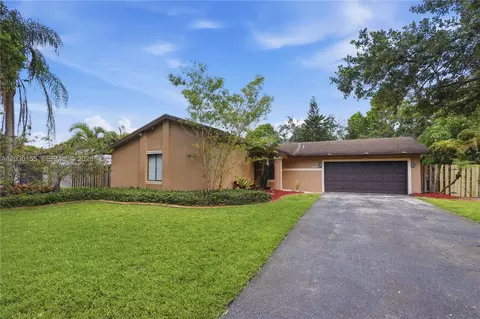 12106 Lymestone Way, Hollywood, FL 33026