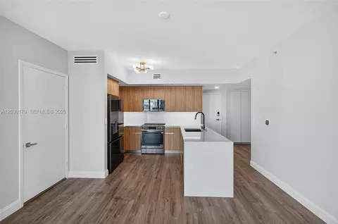 350 S Miami Ave #1705, Miami, FL 33130
