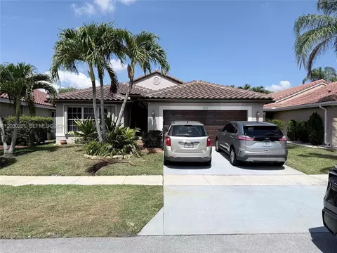 2010 NW 182nd Ter, Pembroke Pines, FL 33029