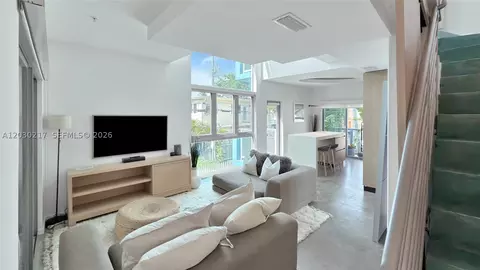 734 Michigan Ave, Miami Beach, FL 33139