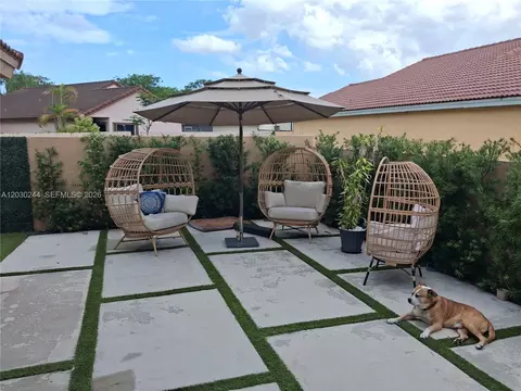 Exterior - 17531 NW 62nd Pl N, Hialeah, FL 33015 photo 4 of 4
