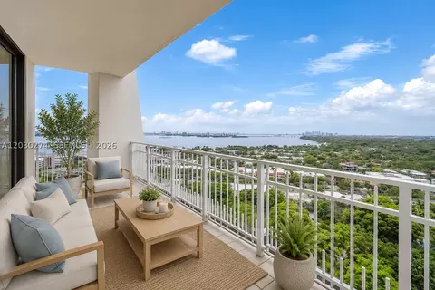 1000 Quayside Ter #TS-10, Miami, FL 33138