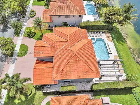 View/Area - 8052 NW 161st Ter, Miami Lakes, FL 33016 photo 3 of 5