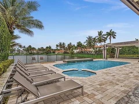 Exterior - 8052 NW 161st Ter, Miami Lakes, FL 33016 photo 2 of 9