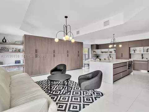 Kitchen - 8052 NW 161st Ter, Miami Lakes, FL 33016 photo 2 of 7