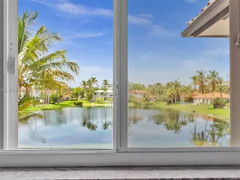 View/Area - 8052 NW 161st Ter, Miami Lakes, FL 33016 photo 2 of 5