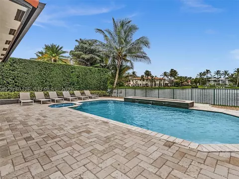 Exterior - 8052 NW 161st Ter, Miami Lakes, FL 33016 photo 7 of 9